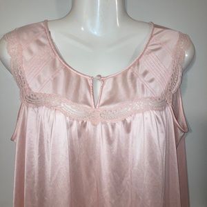 Vanity Fair Vintage Nightgown Silky Nylon Lace Soft pink Small